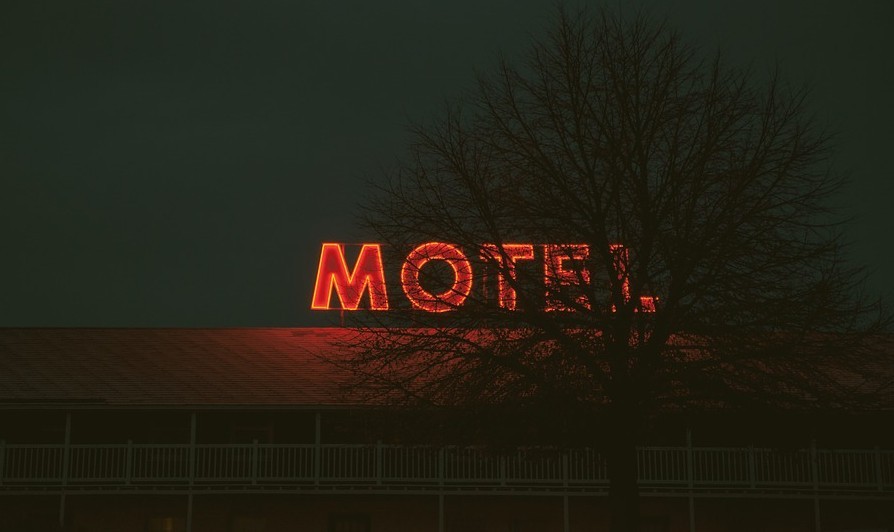 no-tell-motel